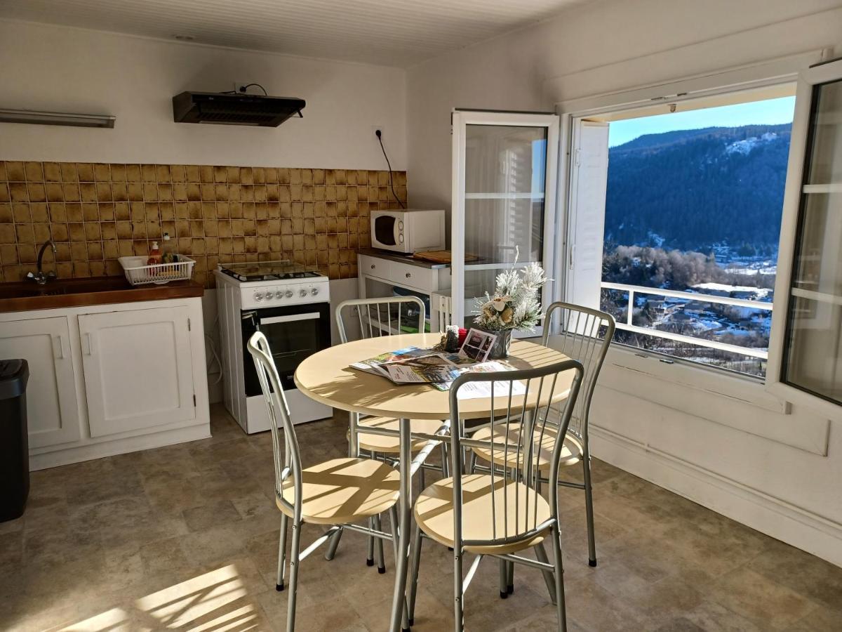 2 Hebergements Differents Un Gite Avec 2 Chambres Et Une Chambre Avec Kitchenette Ferienhaus
