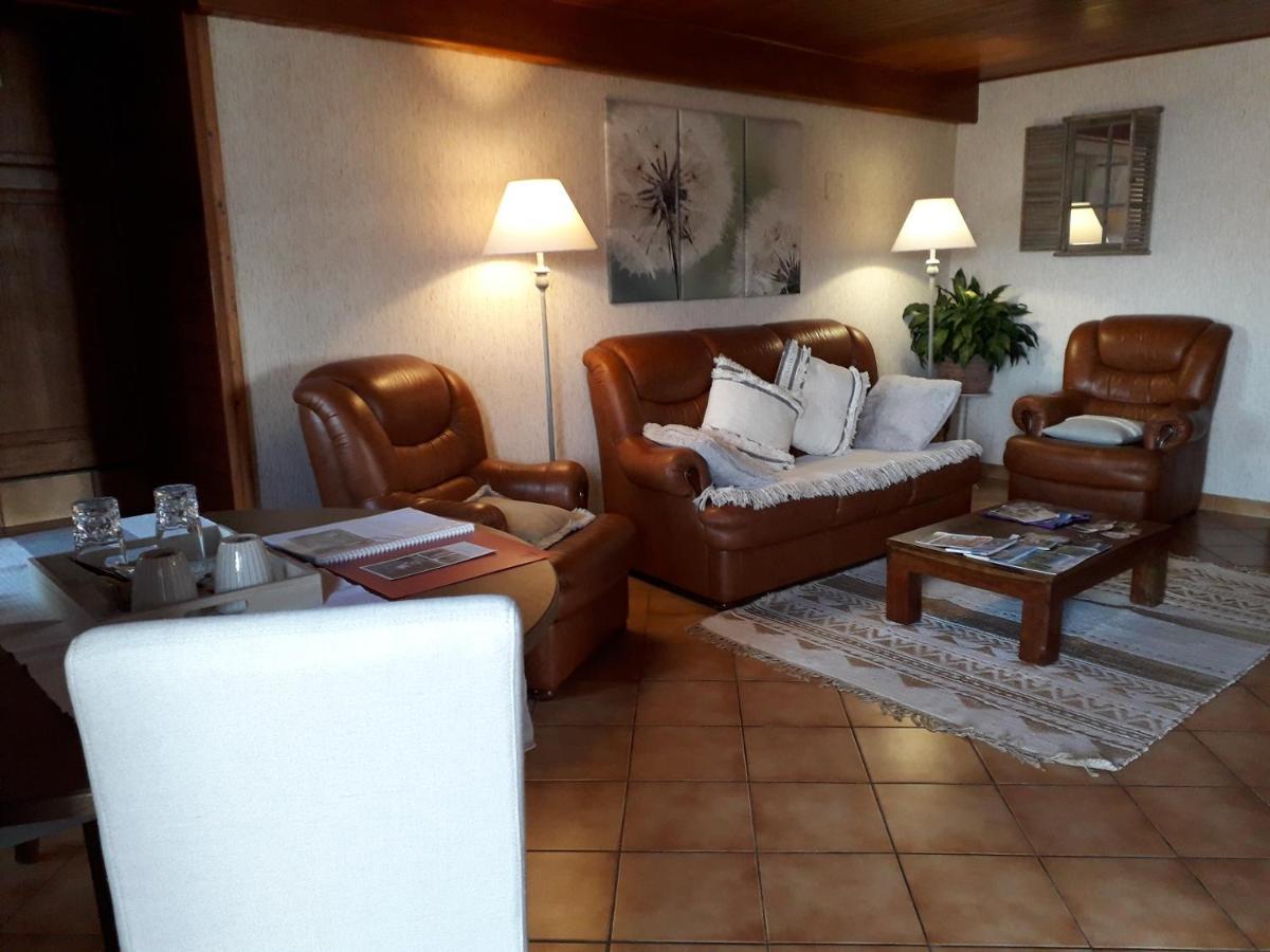 2 Hebergements Differents Un Gite Avec 2 Chambres Et Une Chambre Avec Kitchenette Ferienhaus *