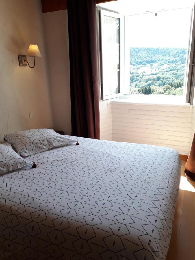 2 Hebergements Differents Un Gite Avec 2 Chambres Et Une Chambre Avec Kitchenette